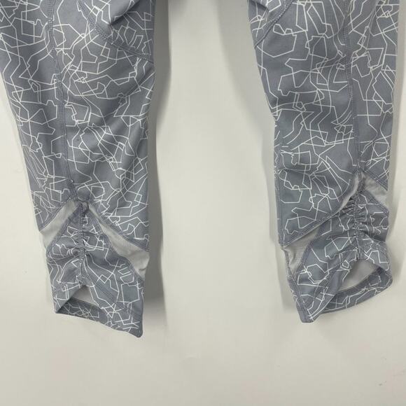 Zella Print Capri Leggings Size Medium - Picture 8 of 11